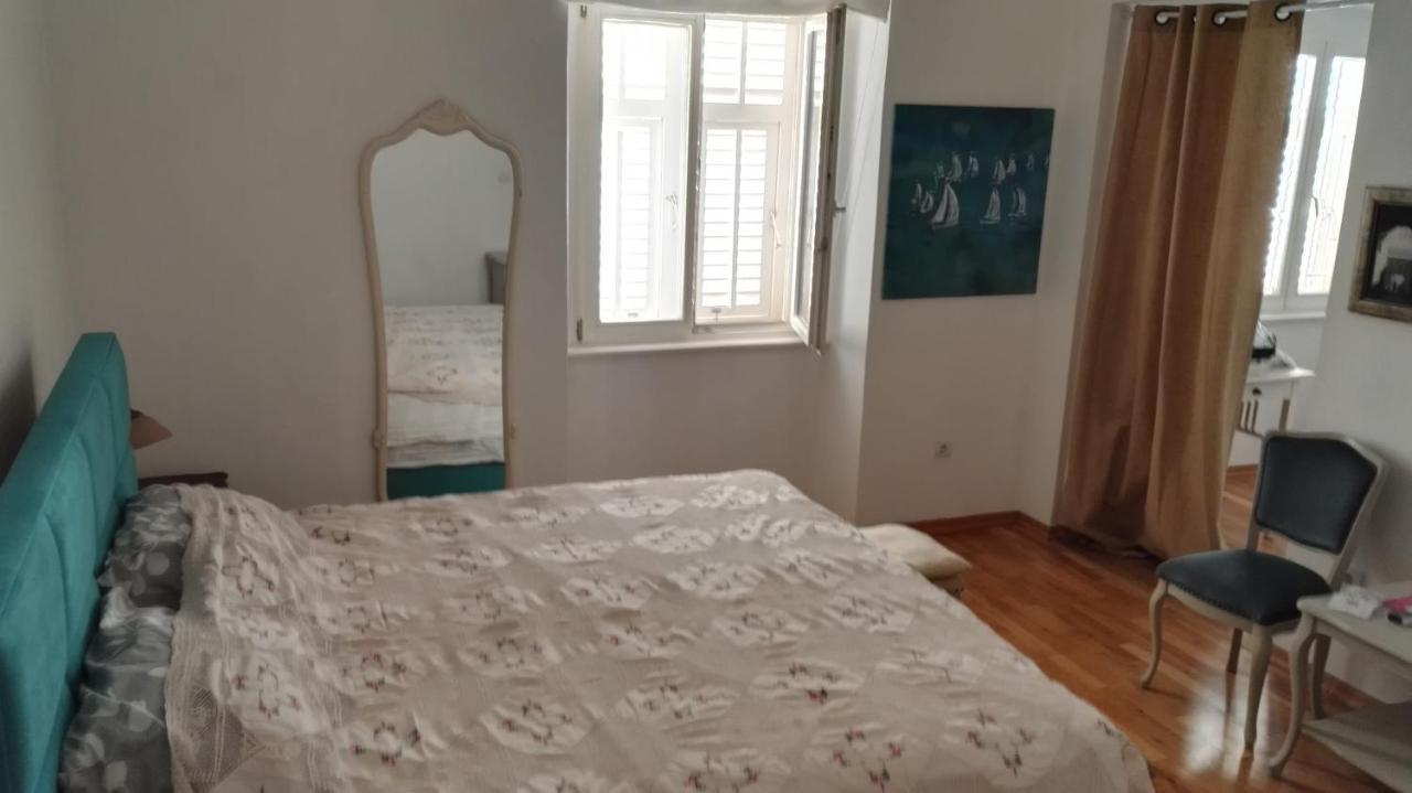 Mulo Stanicica Tivat Exteriér fotografie